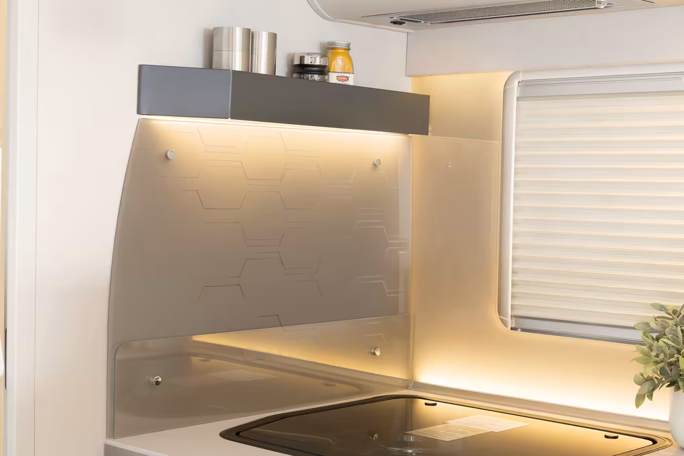 Esprit I7150DBM Detail Vorne Kuche NoceNagano Rubino