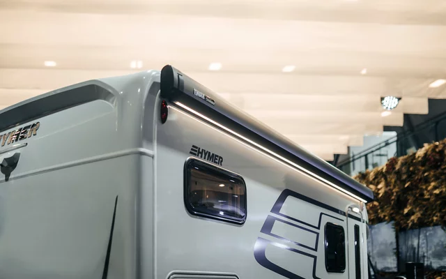Hymer24 Mlt Xperience Schwarze Markise