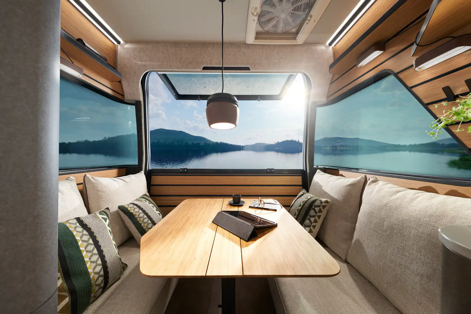 Hymer Venture S Innenraum 01 Kopie Endf V2 Screen 96 Dpi