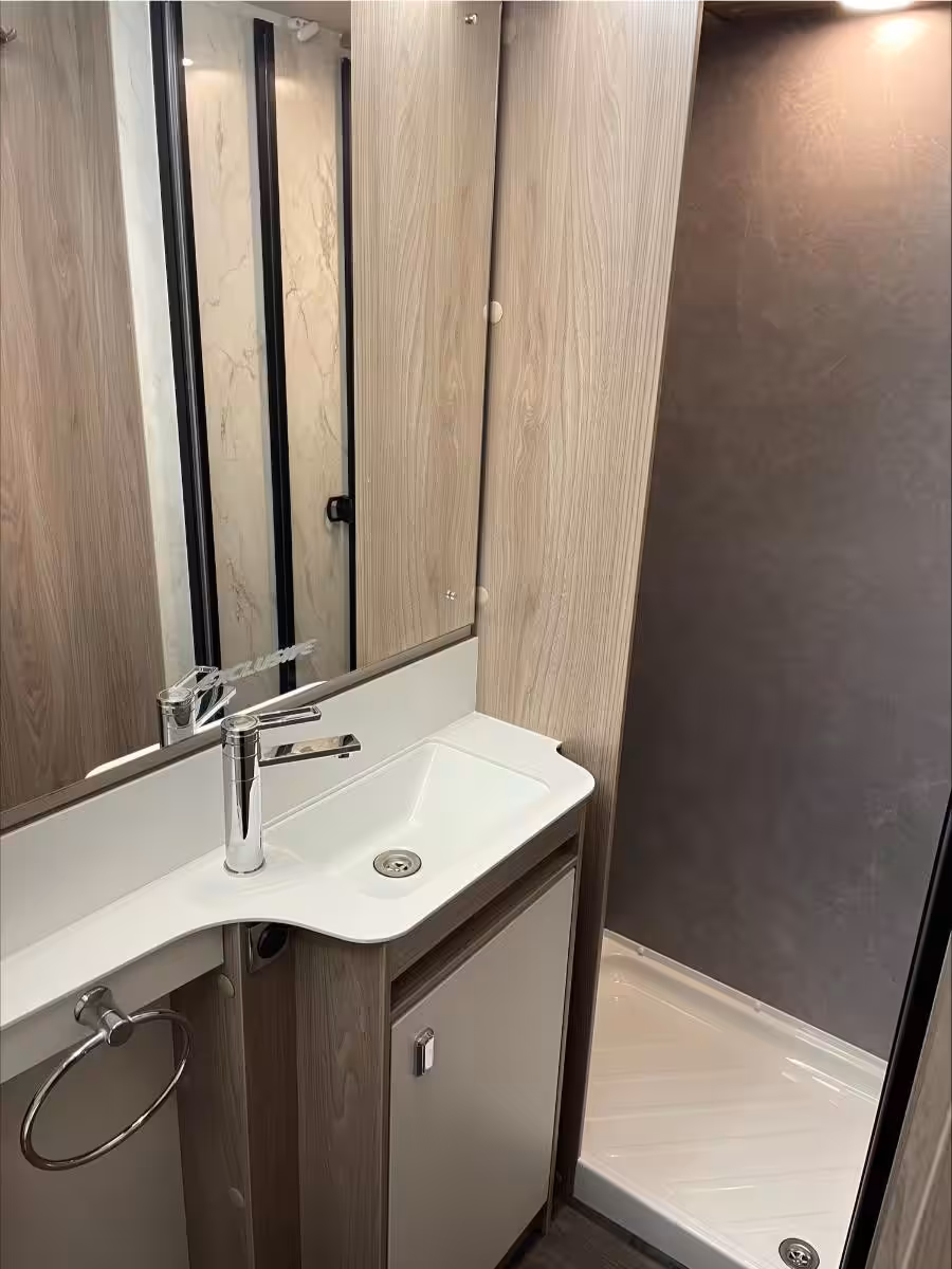2242026 41764.3