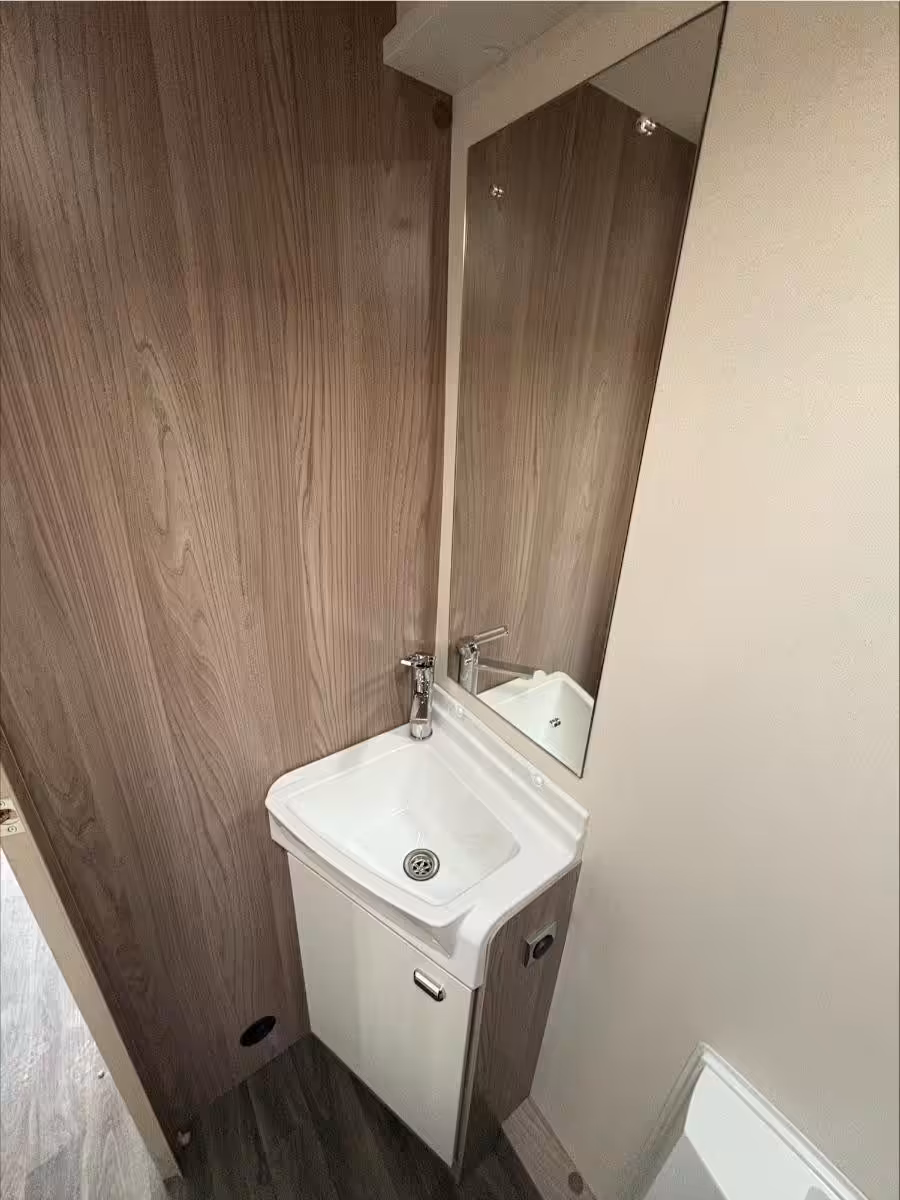 1352026 43986 9 