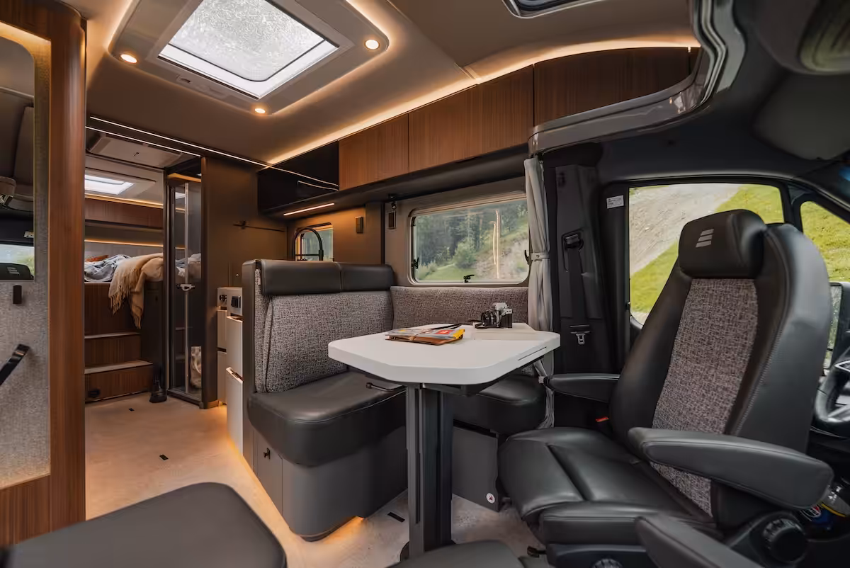 2027 Hymer Masterline T Front Lounge Diner