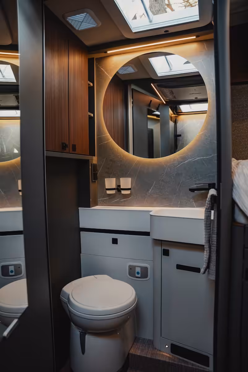 2027 Hymer Modern Comfort T Bathroom