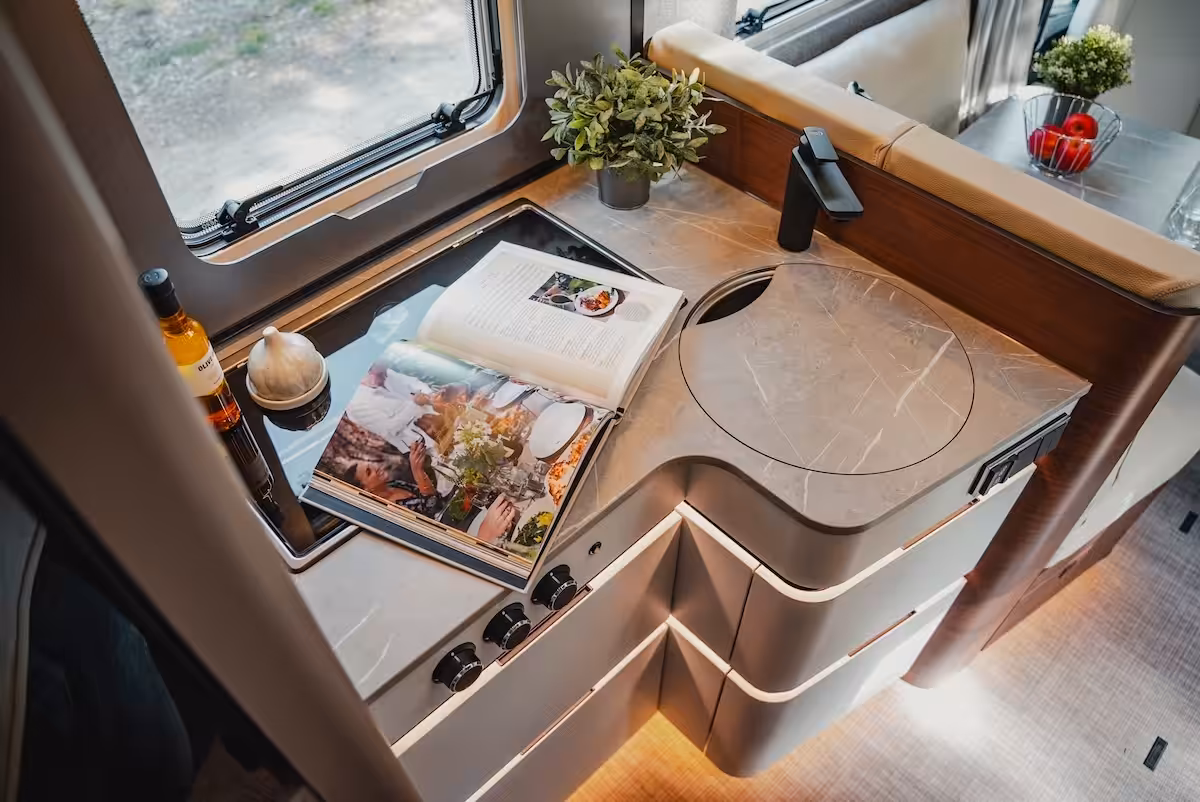 2027 Hymer Modern Comfort T Kitchen