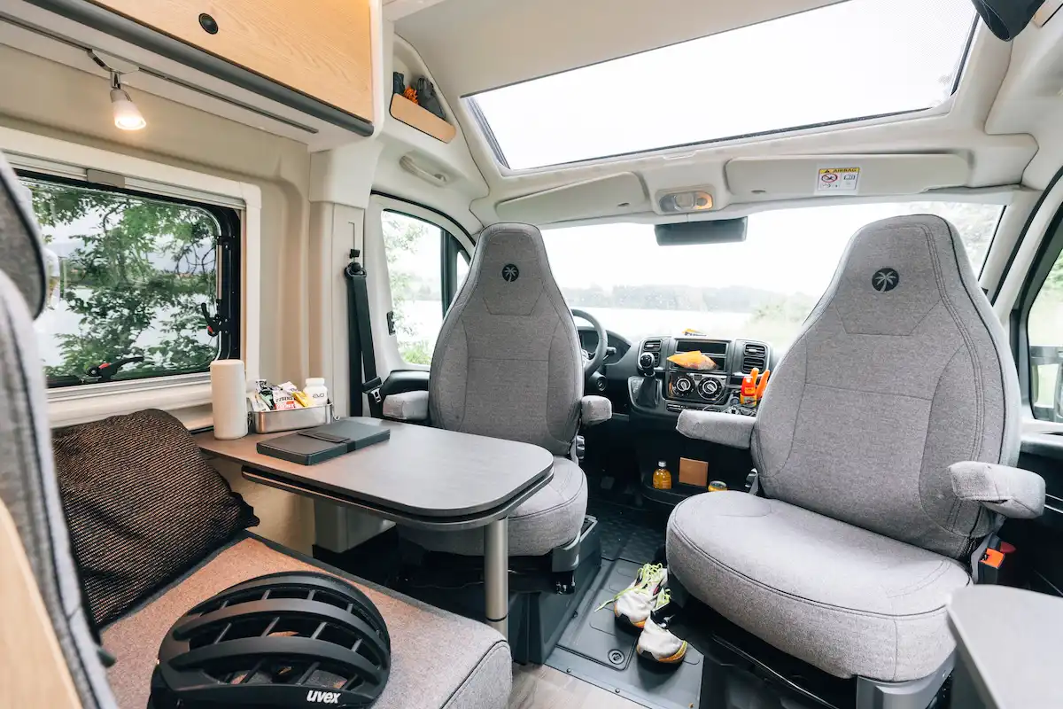 2027 Sunlight Cliff X Cab Seats Caption