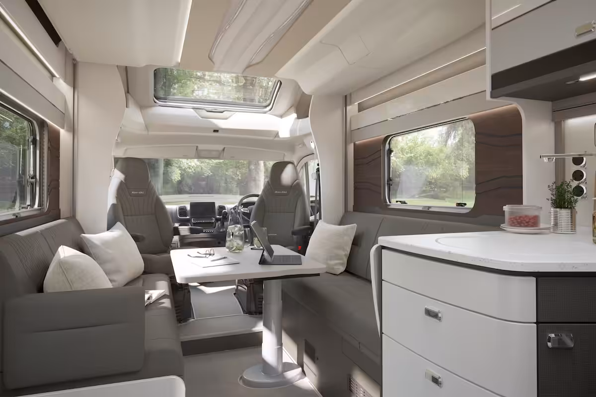 2027 Kontiki 740 FrontLounge SS 22 06 2026 Caption
