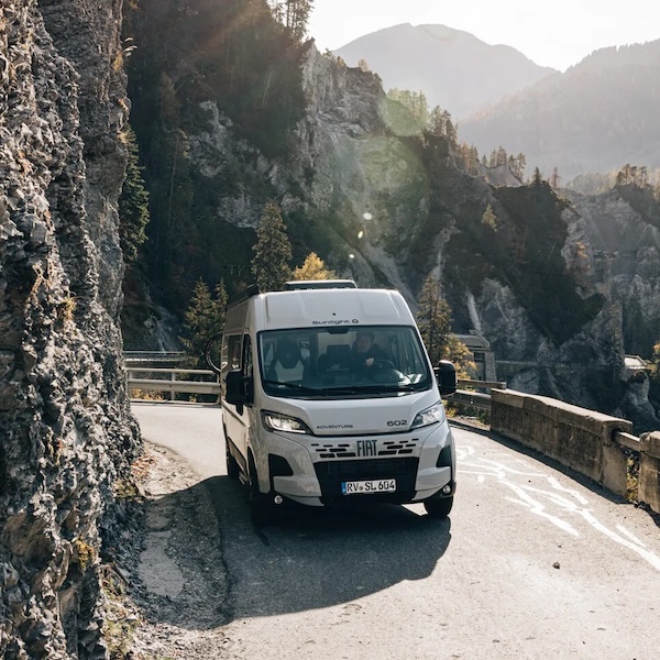 Sunlight Campervans Header Mobile 2025