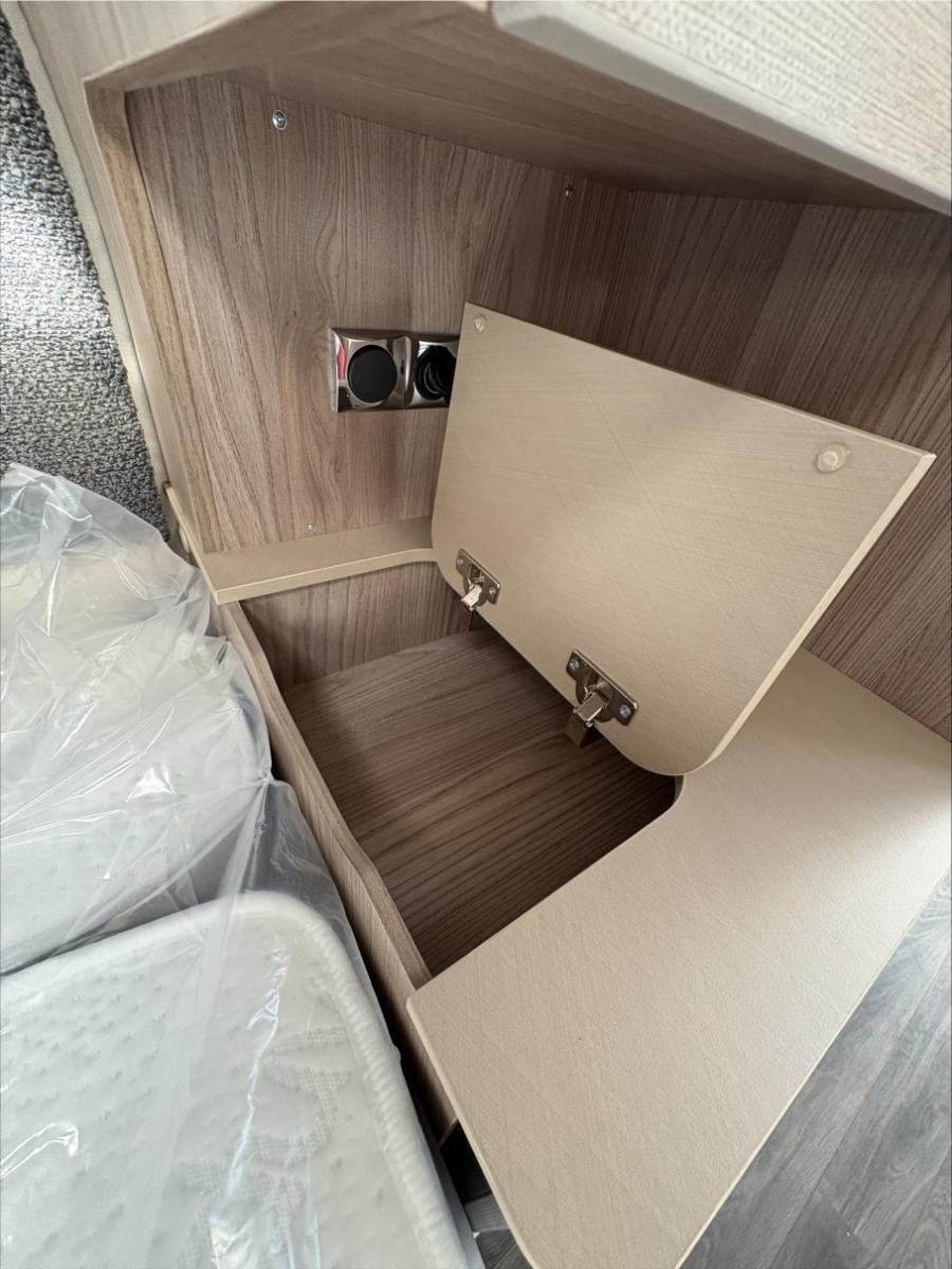 992025 44048 10 