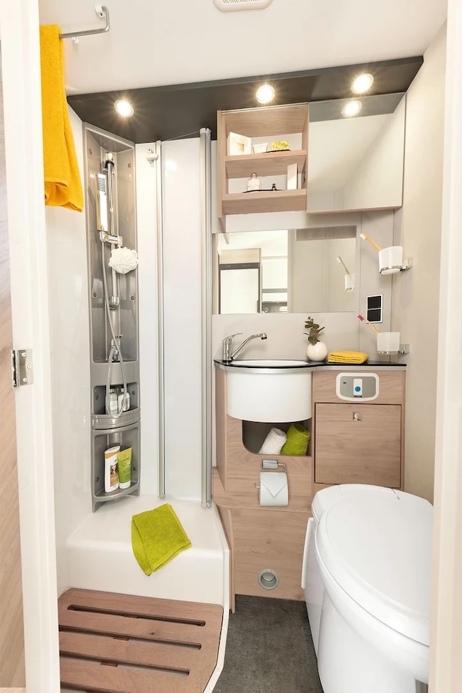 Globebus T6 Badezimmer Noce Nagano Floyd Web
