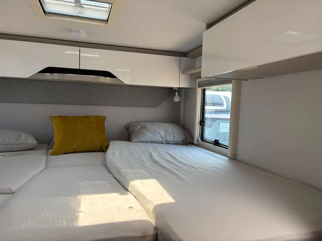 1672026 45931 8 