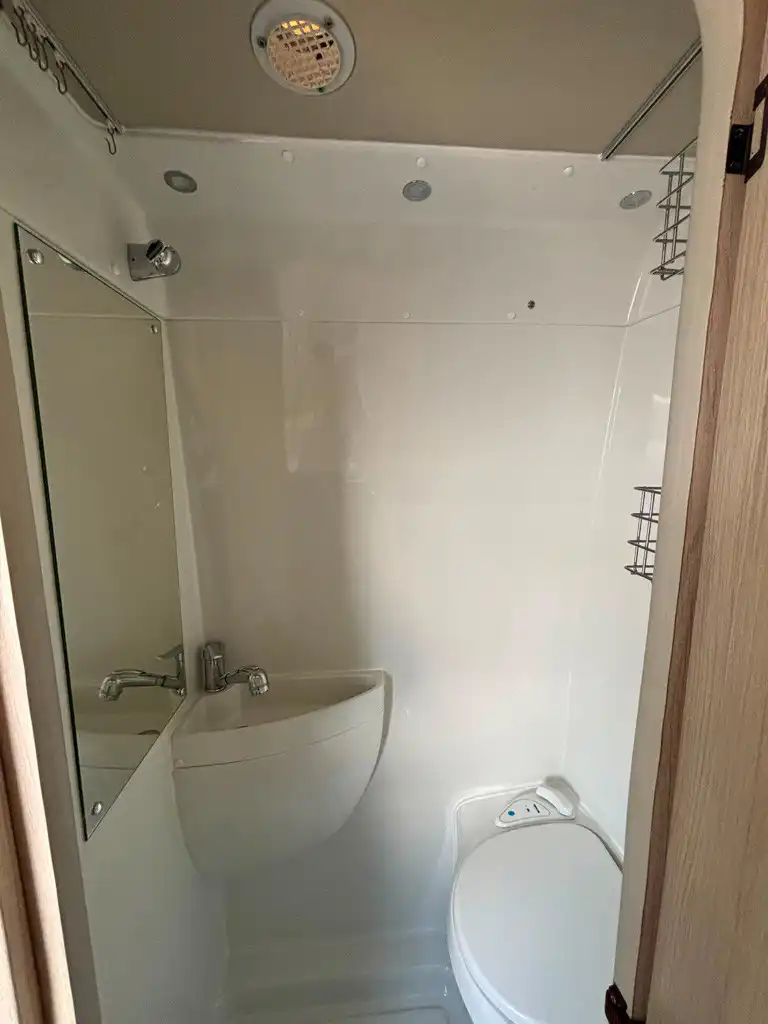 372026 45330 1 